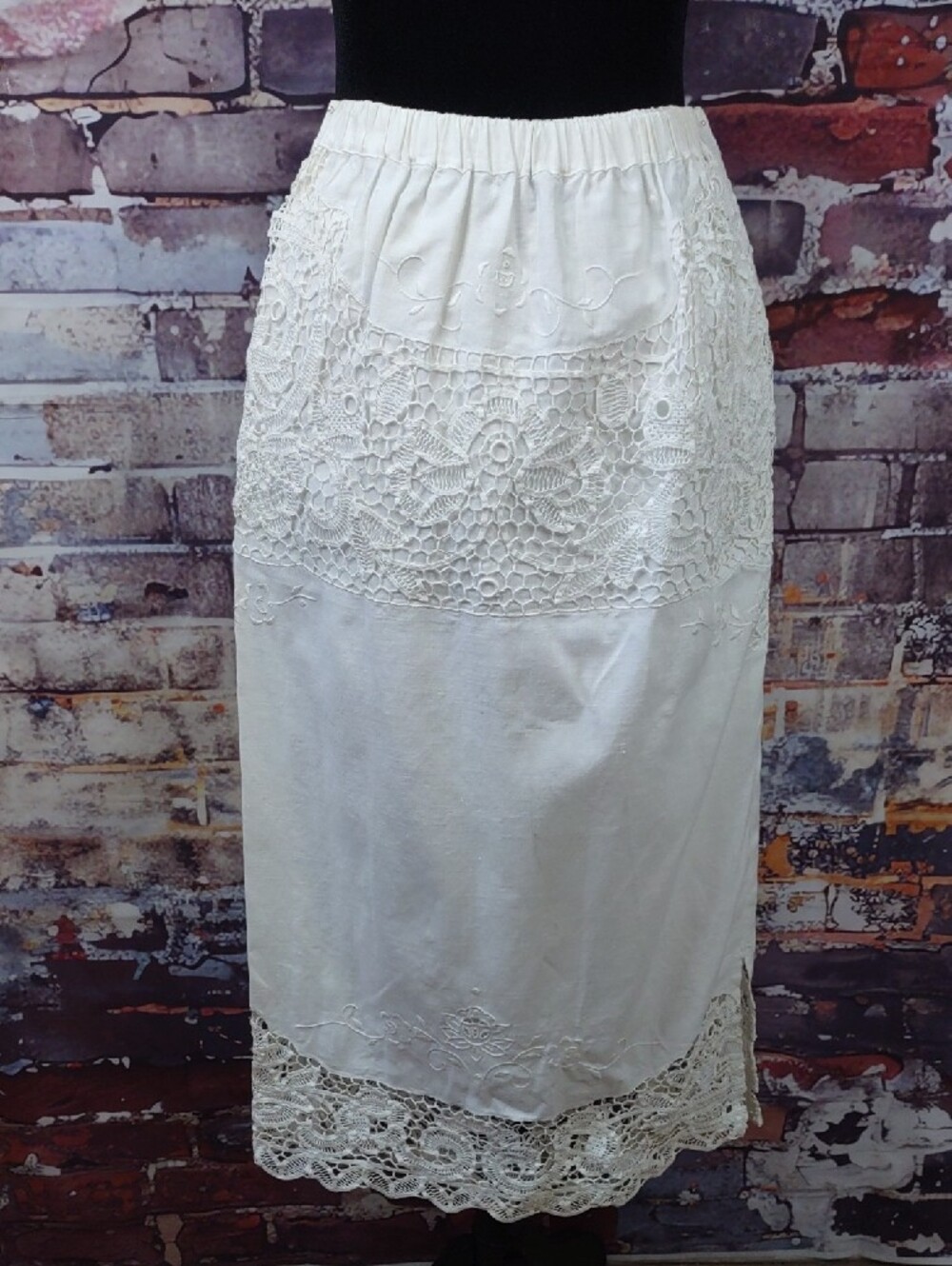 Vintage Alachka Linen And Battenburg Lace Skirt